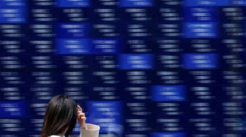 تقلبات الأسواق.. كيف تأثرت أسعار الذهب والأسهم بقرار ترامب الأخير بشأن جرينلاند؟